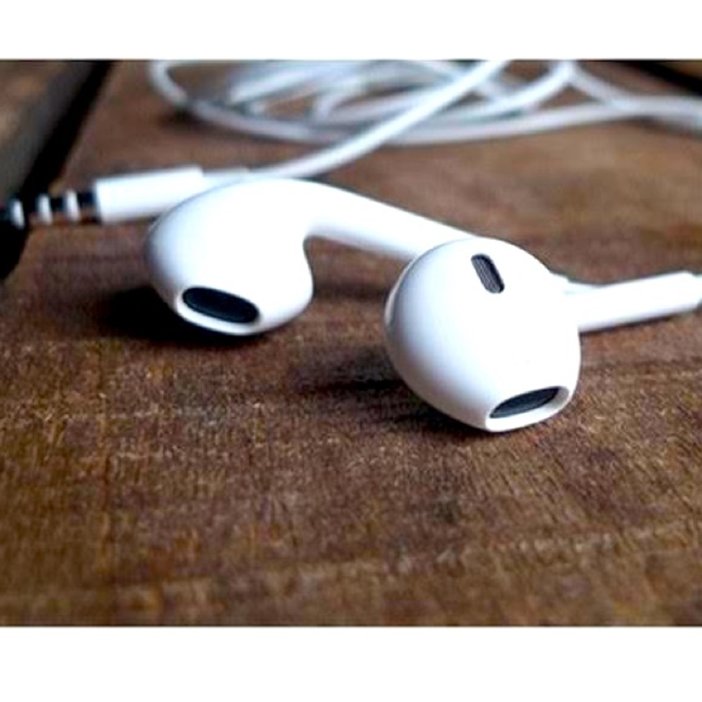Apple earpods with headphone plug